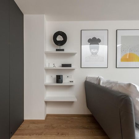 Fully Renovated Stylish Duplex In A Convenient Location Apartment Prague Exterior photo